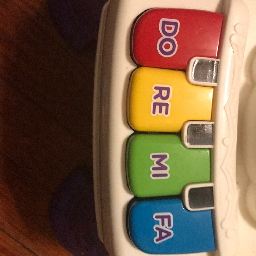 A baby toy - Picture 3 of 8
